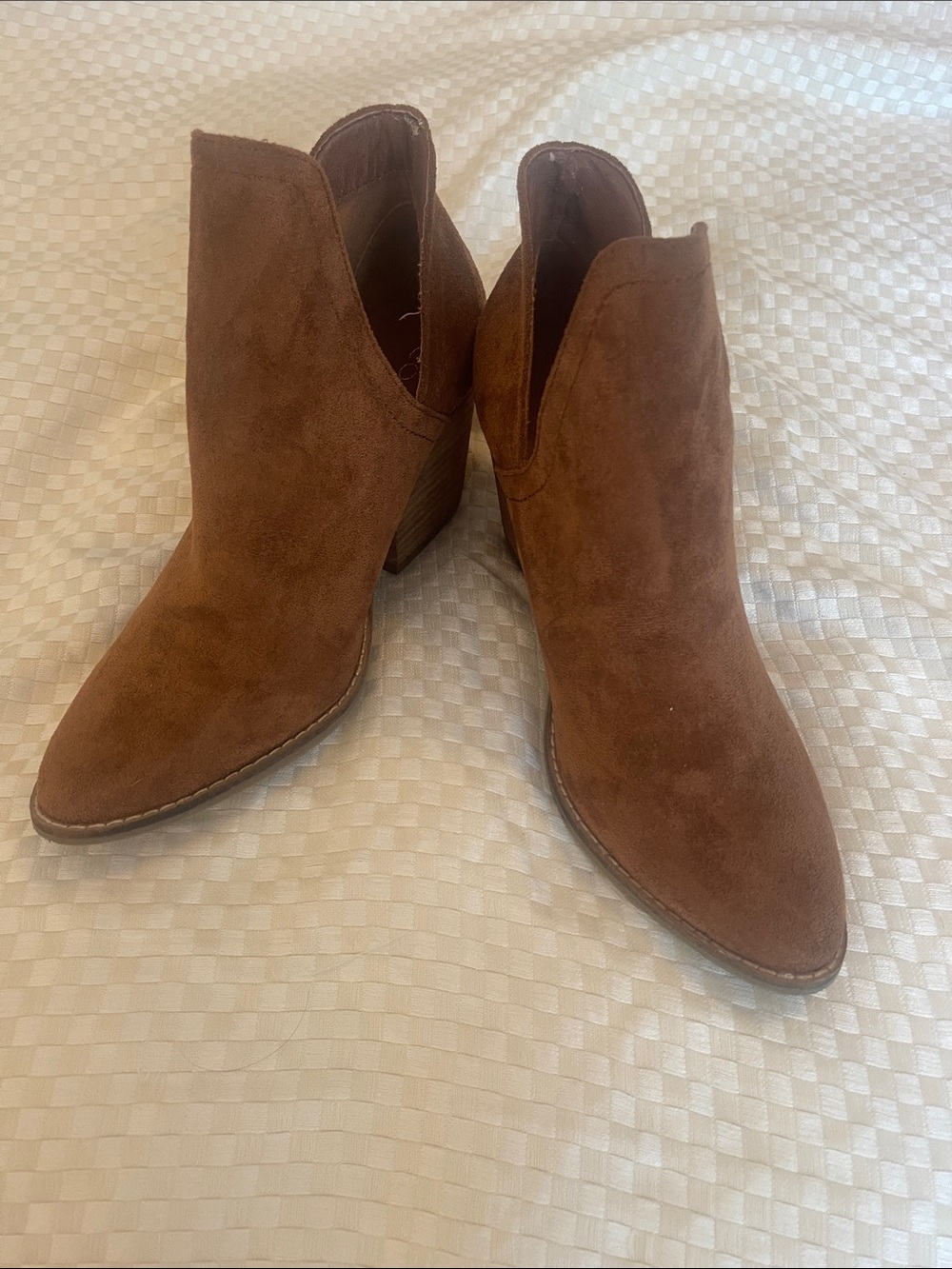 Coconuts Women’s Brown Faux Suede Ankle Booties with Stacked Heel. 9M